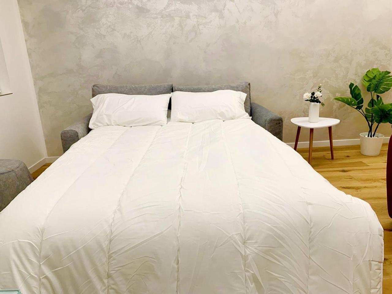 Blucavana, Casa Vacanze In Centro A Triëst Buitenkant foto