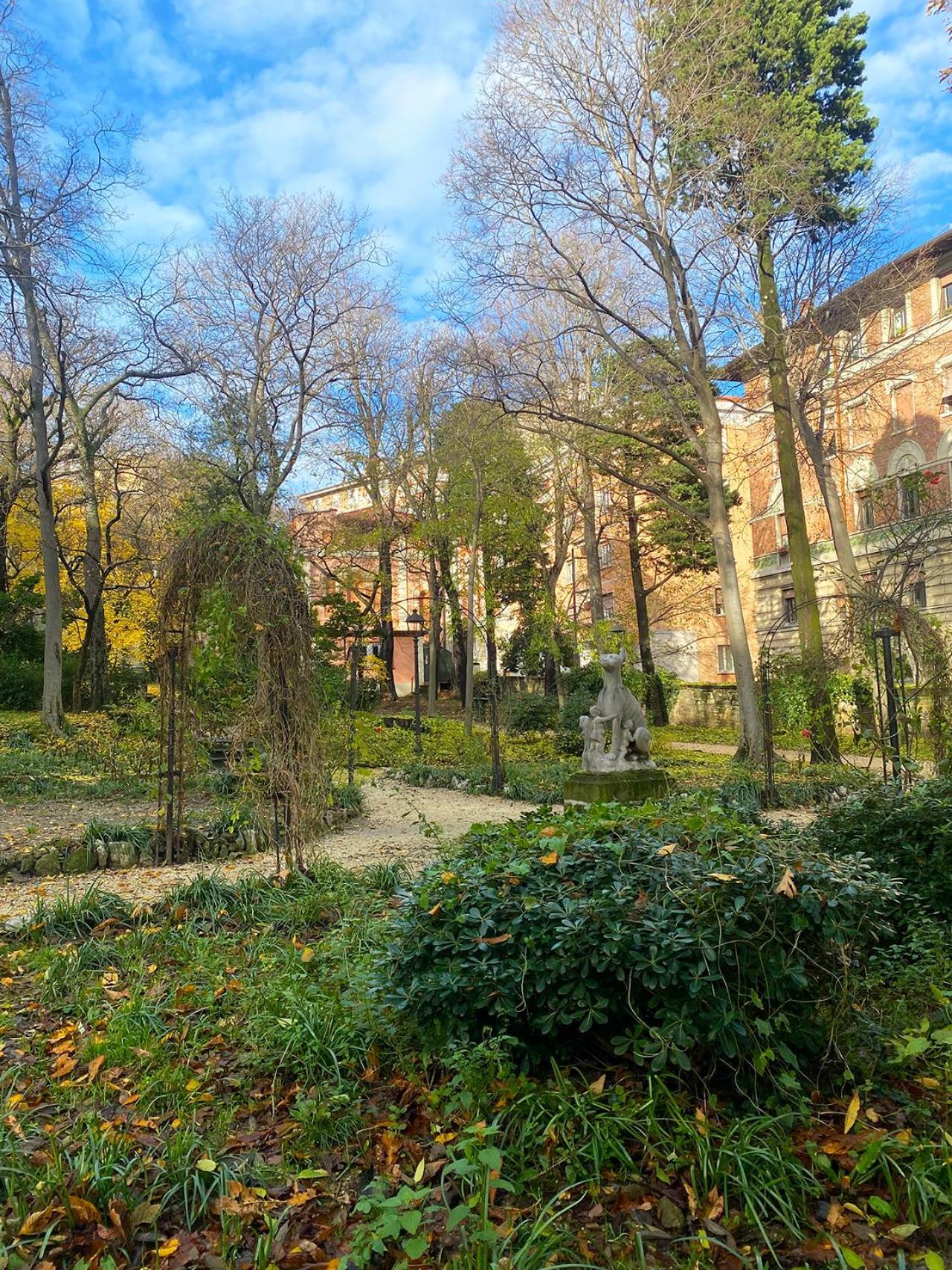 Blucavana, Casa Vacanze In Centro A Triëst Buitenkant foto