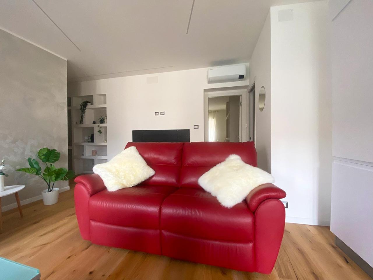 Blucavana, Casa Vacanze In Centro A Triëst Buitenkant foto
